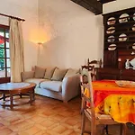 Hébergement de vacances Family House 4 Bedrooms - With Garden