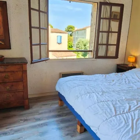 Hébergement de vacances Family House 4 Bedrooms - With Garden