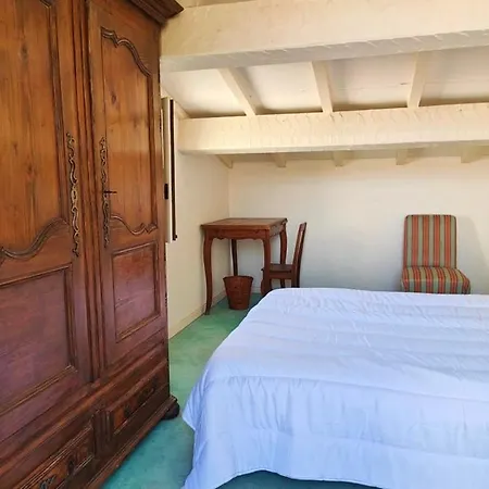 Family House 4 Bedrooms - With Garden Hébergement de vacances *