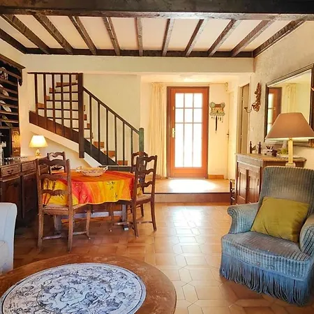 Family House 4 Bedrooms - With Garden Hébergement de vacances