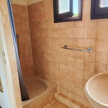 Holiday home Family House 4 Bedrooms - With Garden